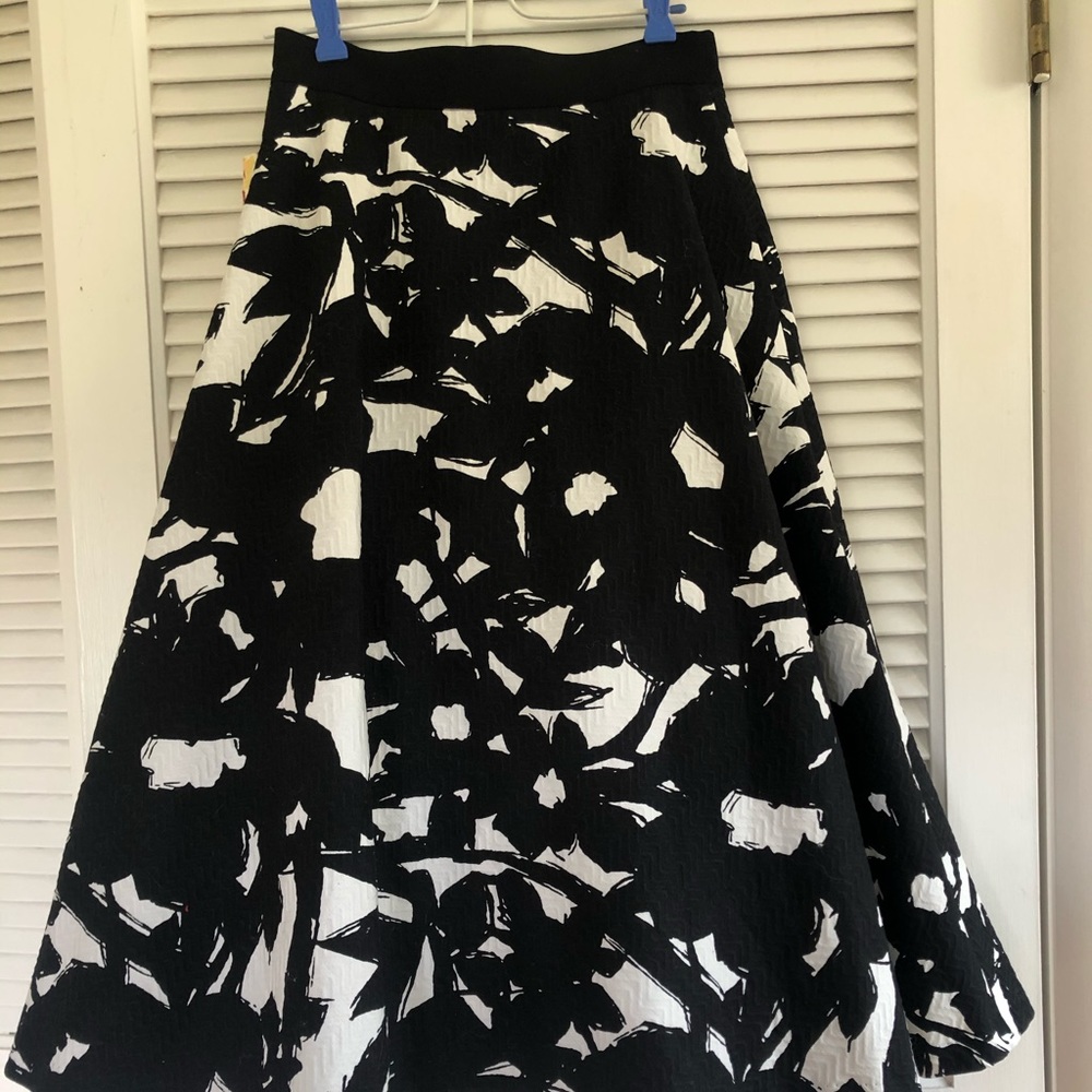 black and white floral midi skirt banana republic